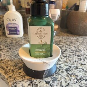 Foaming hand soap holder bath & body works